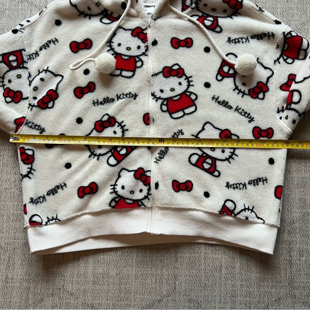 Sanrio Hello Kitty Women’s Red/White Pullover Crop Fleece Hoodie LARGE - Picture 7 of 10